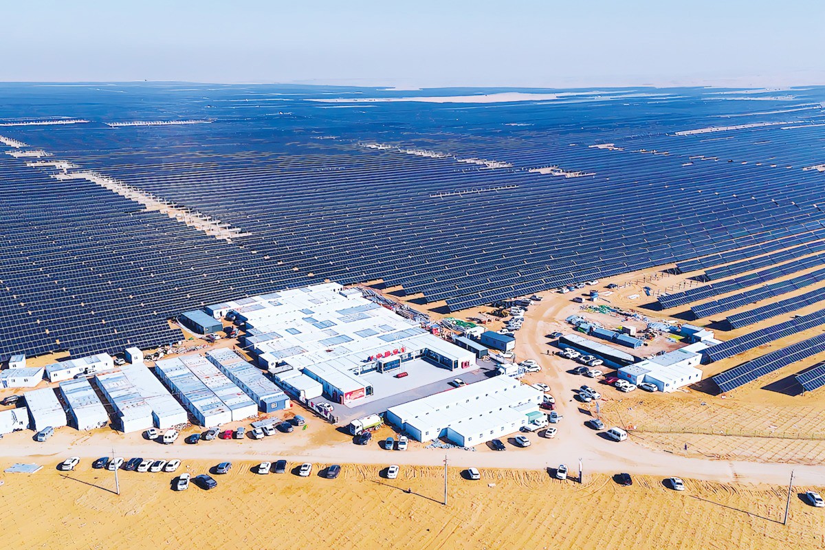 內(nèi)蒙古能源轉(zhuǎn)型：光伏治沙與綠色礦山并進